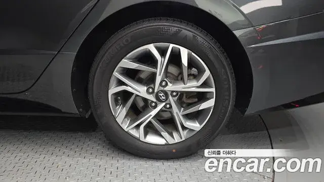 Hyundai Sonata Hybrid 2022 — ფოტო 16/30