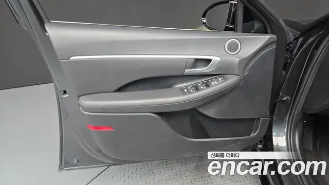 Hyundai Sonata Hybrid 2022 — ფოტო 2/30