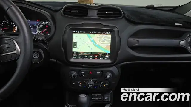 Jeep Renegade 2022 — Фото 14/20