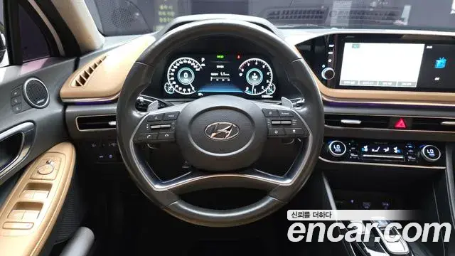 Hyundai Sonata 2020 — Фото 13/20