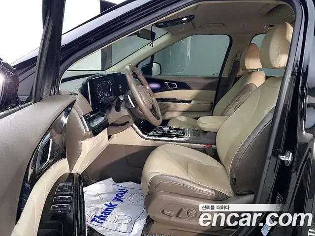 Kia Carnival 2022 — Photo 13/20