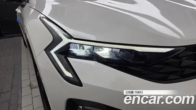 Kia K5 2024 — Şəkil 24/32