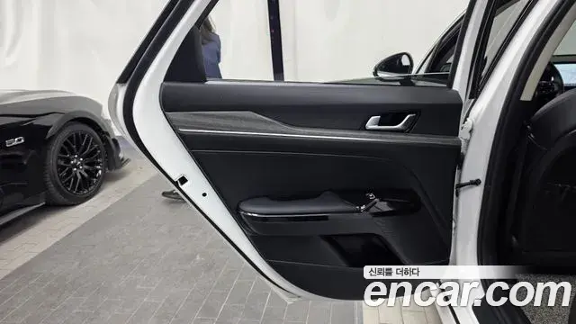 Kia K5 2024 — Şəkil 32/32