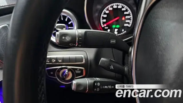 Mercedes-Benz C-Class 2018 — Фото 19/20