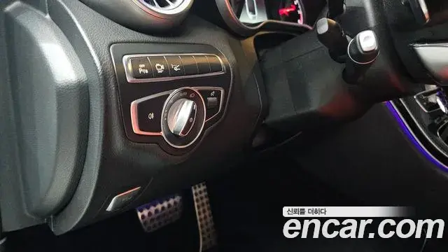 Mercedes-Benz C-Class 2018 — Şəkil 11/31