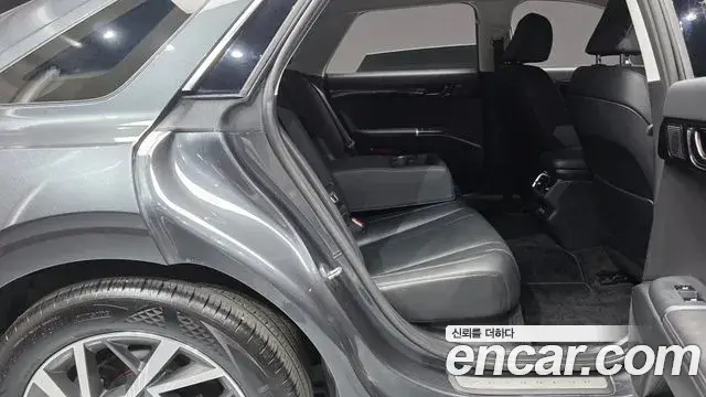 Hyundai Grandeur Hybrid 2024 — Photo 2/20