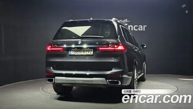 BMW X7 2022 — Фото 4/20