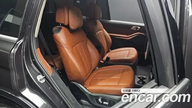 BMW X7 2022 — Фото 11/20