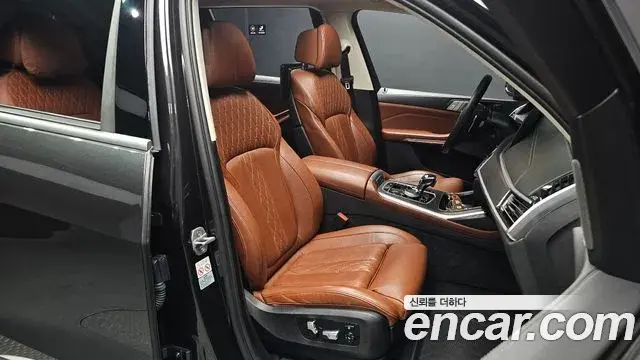 BMW X7 2022 — Фото 12/20
