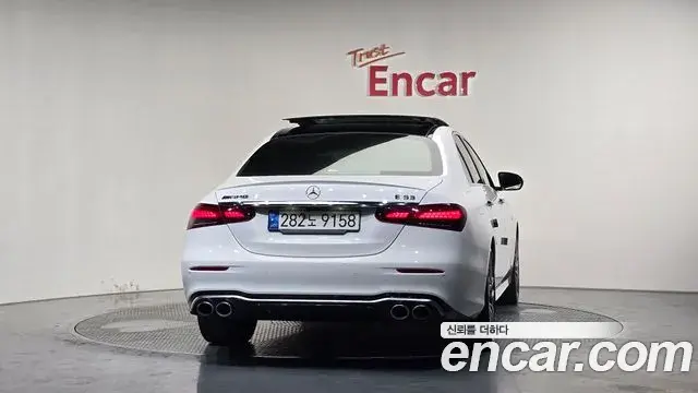 Mercedes-Benz E-Class 2021 — Фото 4/20