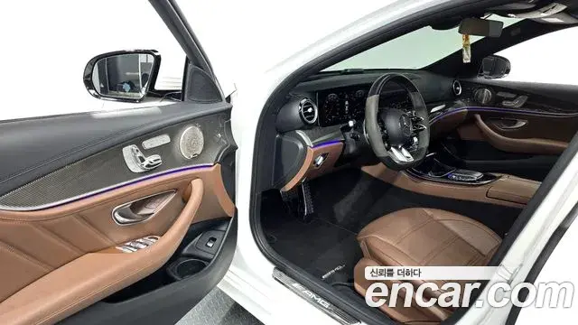 Mercedes-Benz E-Class 2021 — Фото 10/20