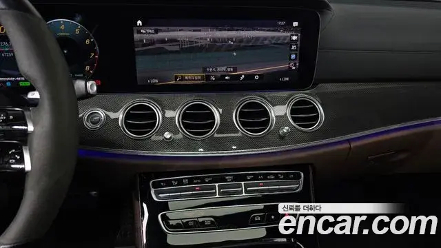 Mercedes-Benz E-Class 2021 — Фото 12/20
