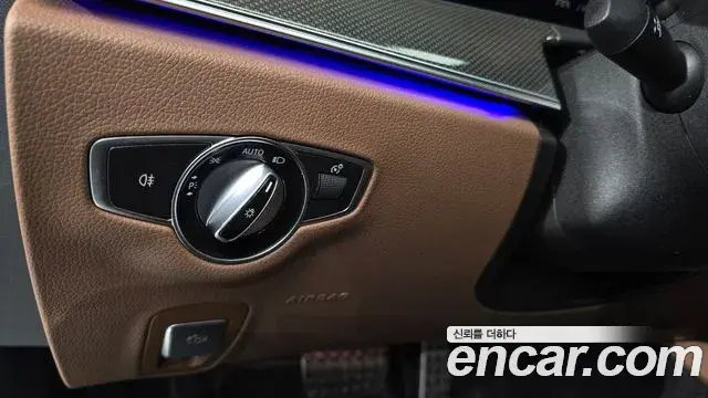 Mercedes-Benz E-Class 2021 — Фото 20/20