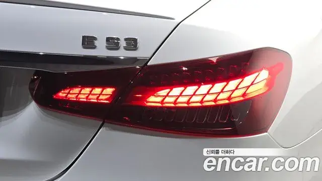 Mercedes-Benz E-Class 2021 — ფოტო 7/36