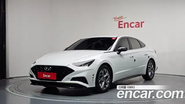 Hyundai Sonata 2022 — Фото 1/20