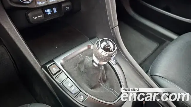 Hyundai Veloster 2019 — Фото 9/20
