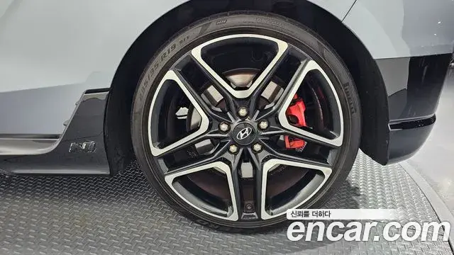 Hyundai Veloster 2019 — Photo 30/30