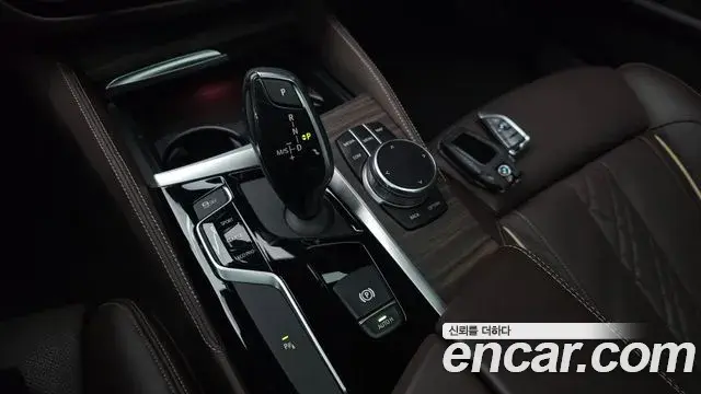 BMW 5 Series 2019 — Фото 9/20