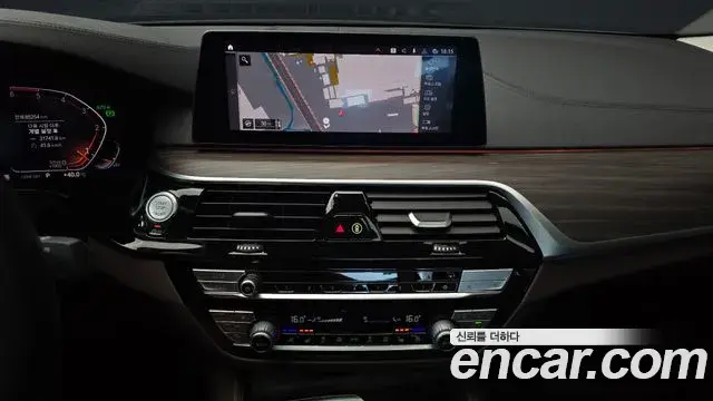 BMW 5 Series 2019 — Фото 14/20