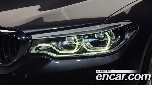 BMW 5 Series 2019 — Photo 18/33