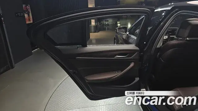 BMW 5 Series 2019 — Photo 3/33