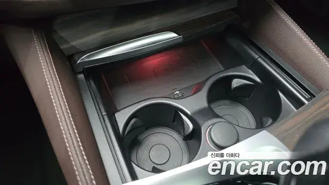 BMW 5 Series 2019 — Photo 26/33