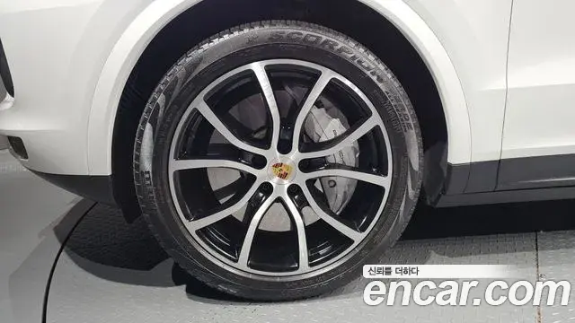 Porsche Cayenne 2020 — Photo 5/20