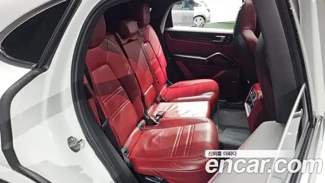 Porsche Cayenne 2020 — Photo 11/20