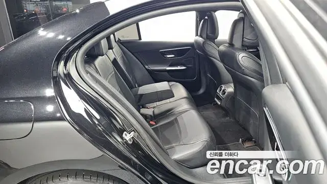 Mercedes-Benz C-Class 2024 — Фото 11/20