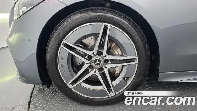 Mercedes-Benz C-Class 2025 — ფოტო 18/32