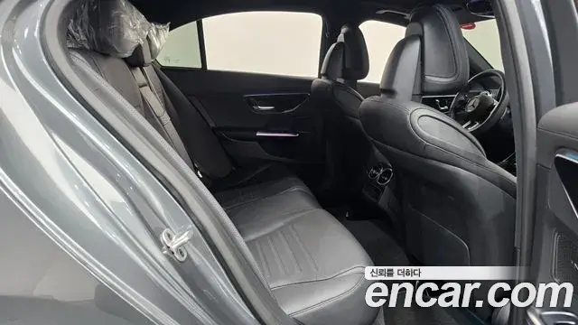 Mercedes-Benz C-Class 2025 — ფოტო 26/32