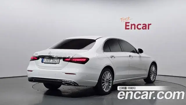 Mercedes-Benz E-Class 2021 — Фото 2/20