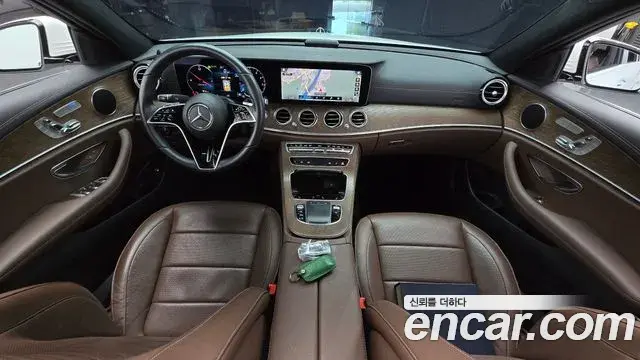 Mercedes-Benz E-Class 2021 — Фото 7/20