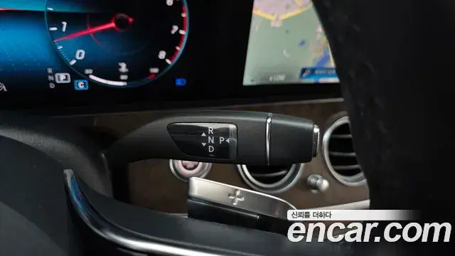Mercedes-Benz E-Class 2021 — Фото 9/20