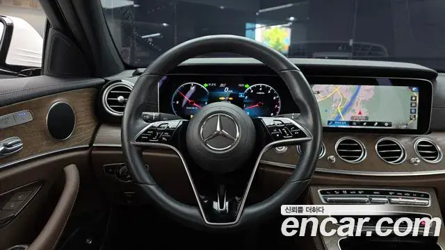 Mercedes-Benz E-Class 2021 — Фото 12/20