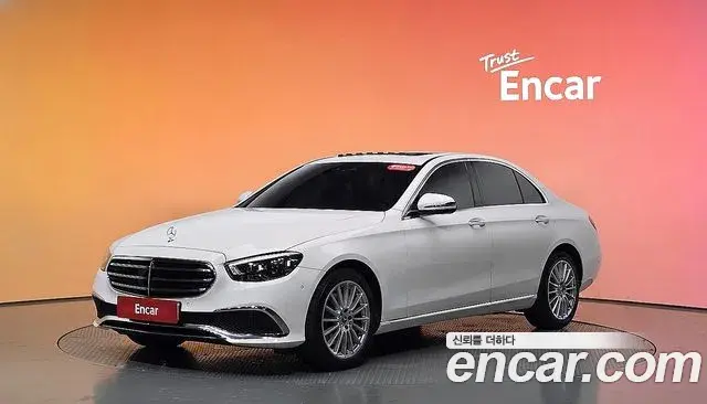 Mercedes-Benz E-Class 2021 — Фото 1/20