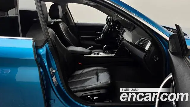 BMW 4 Series 2018 — Şəkil 23/34