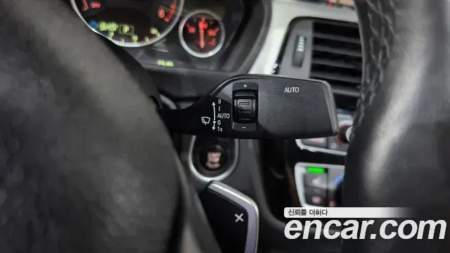 BMW 4 Series 2018 — Şəkil 32/34