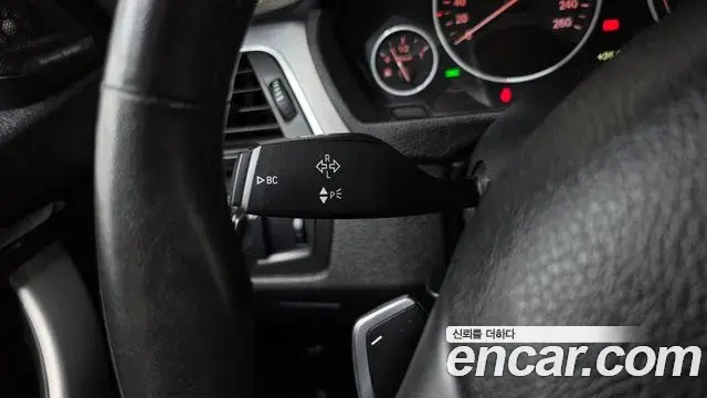 BMW 4 Series 2018 — Şəkil 19/34