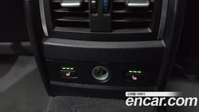 BMW 4 Series 2018 — Şəkil 28/34