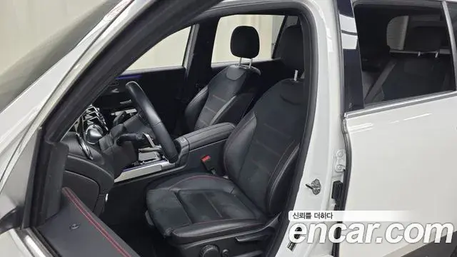 Mercedes-Benz GLB-Class 2022 — Фото 10/20