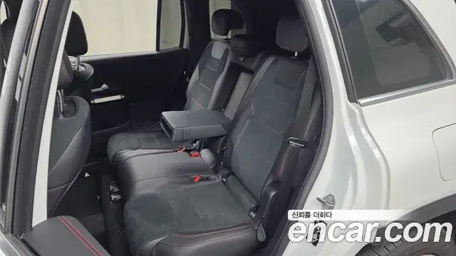 Mercedes-Benz GLB-Class 2022 — Фото 12/20