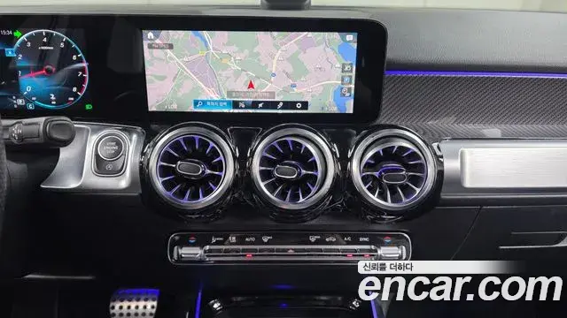 Mercedes-Benz GLB-Class 2022 — Фото 13/20