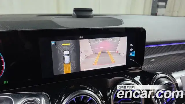 Mercedes-Benz GLB-Class 2022 — Фото 15/20