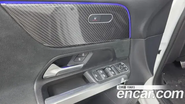 Mercedes-Benz GLB-Class 2022 — Фото 17/20