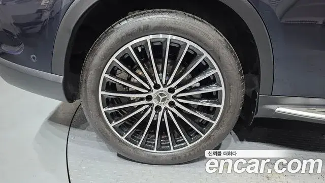 Mercedes-Benz GLC-Class 2024 — Photo 8/33