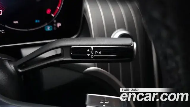 Mercedes-Benz GLC-Class 2024 — Photo 30/33