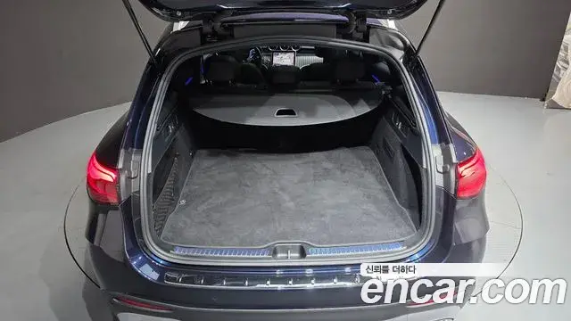 Mercedes-Benz GLC-Class 2024 — Photo 31/33