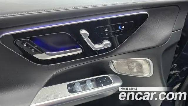 Mercedes-Benz GLC-Class 2024 — Photo 15/33