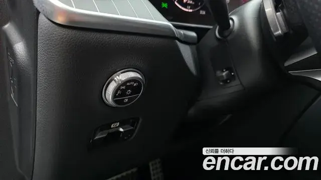 Mercedes-Benz GLC-Class 2024 — Photo 12/33